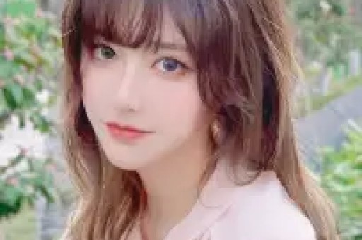 文淇胶片风大片花絮照释出画绿色眼影明媚青春